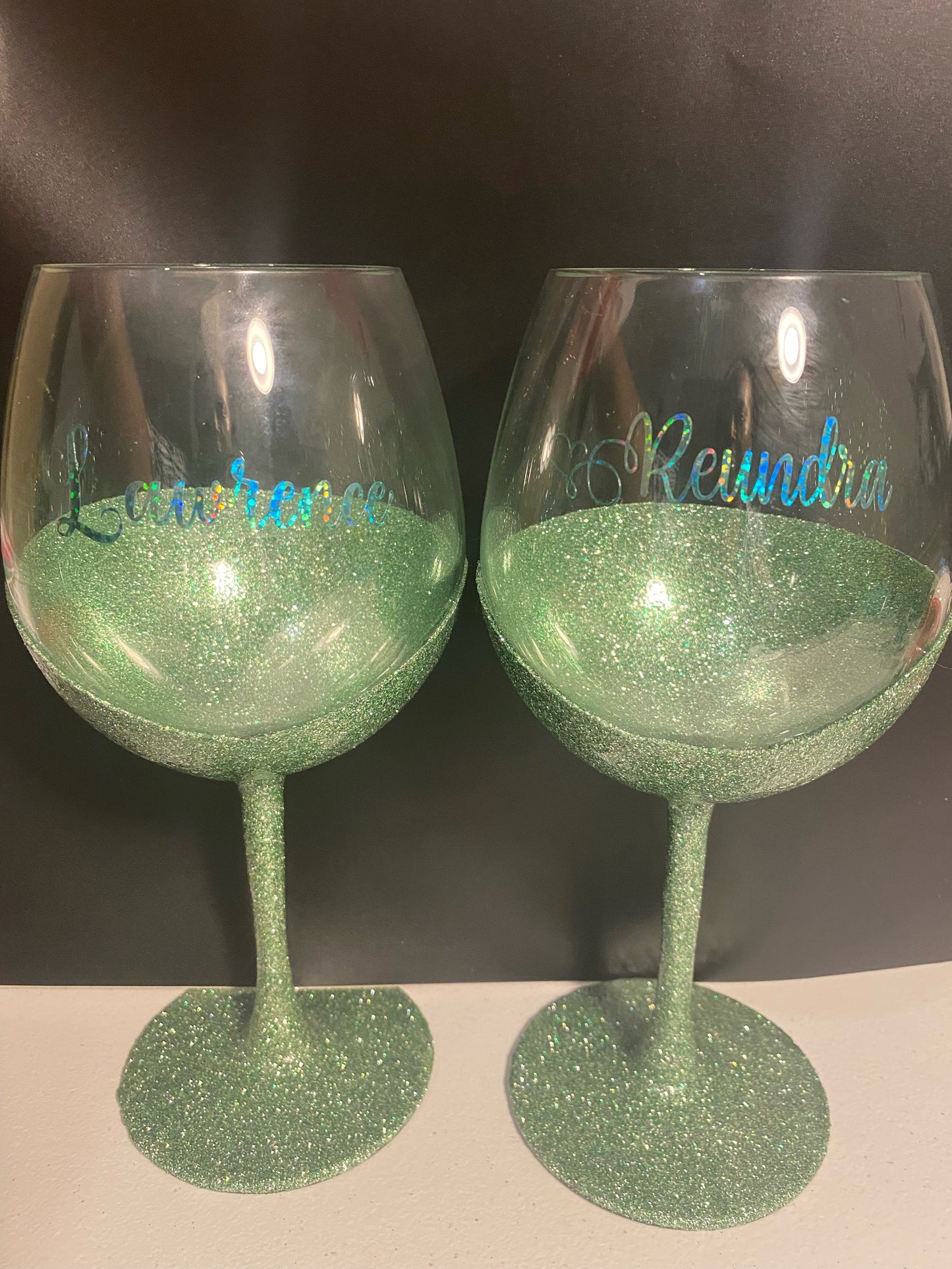 Customized Glitter Wine Glasses
